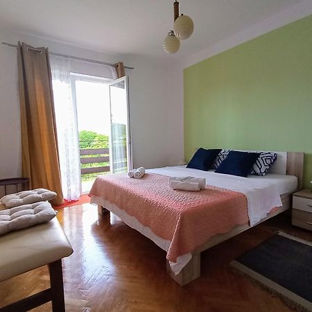B&B "Retro Gusto " Pićan Exterior foto